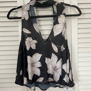 NWT Show Me Your MuMu Floral Top